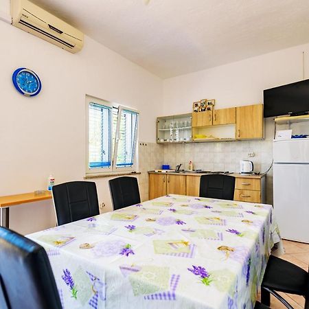 Apartmant Prosika Паг Екстериор снимка