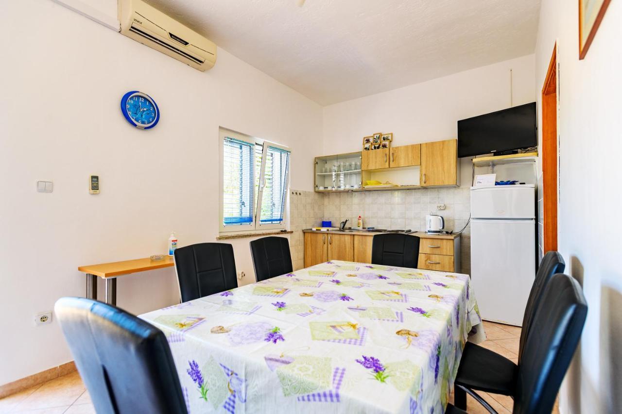 Apartmant Prosika Паг Екстериор снимка