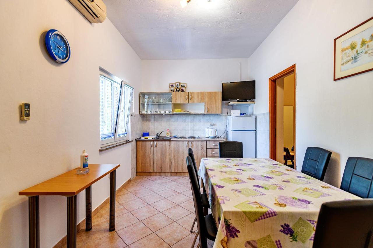 Apartmant Prosika Паг Екстериор снимка