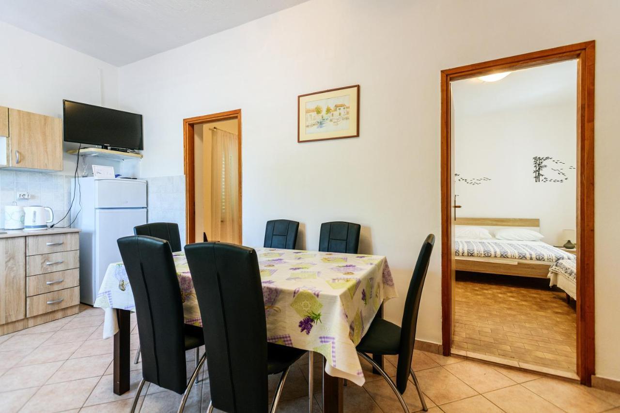 Apartmant Prosika Паг Екстериор снимка